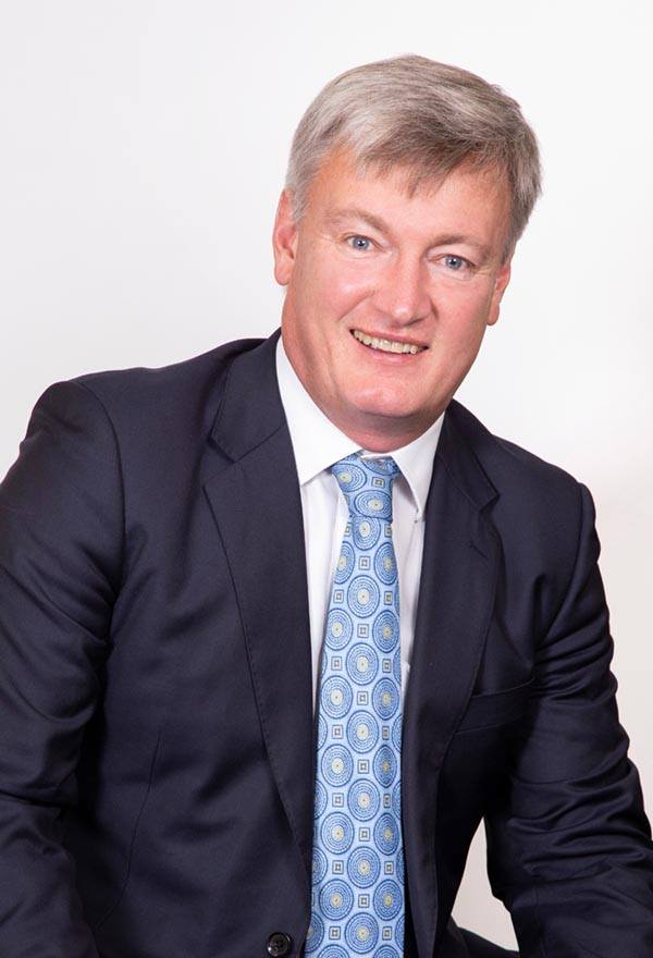 team –880px-0009Simon Kidston #1 Simon Kidston