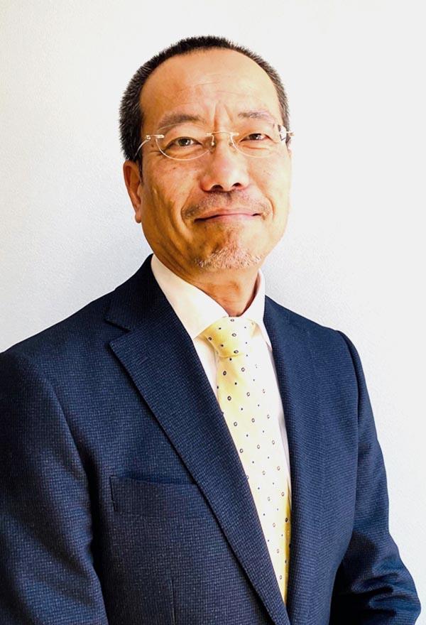 team –880px-0010Kens headshot #2 Kenichi Seshimo